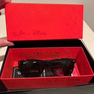 RayBan x Disney Mickey Wink Polarized New Wayferer Sunglasses - Never Used